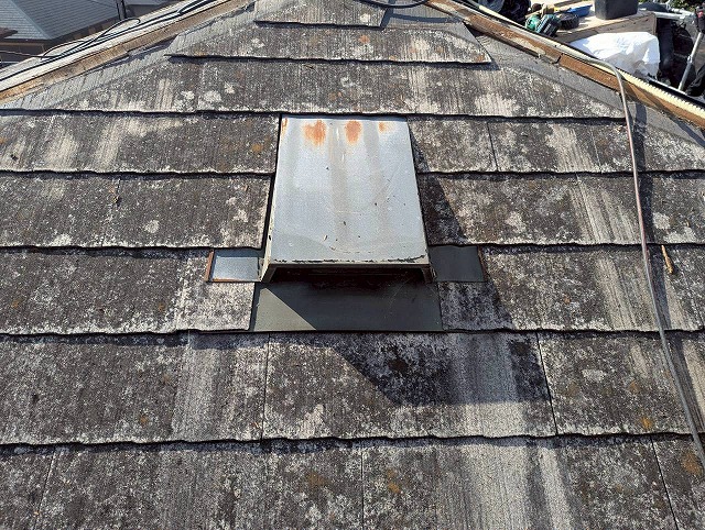 伏見区のカラーベスト屋根を調査！劣化の原因と雨漏りのリスク